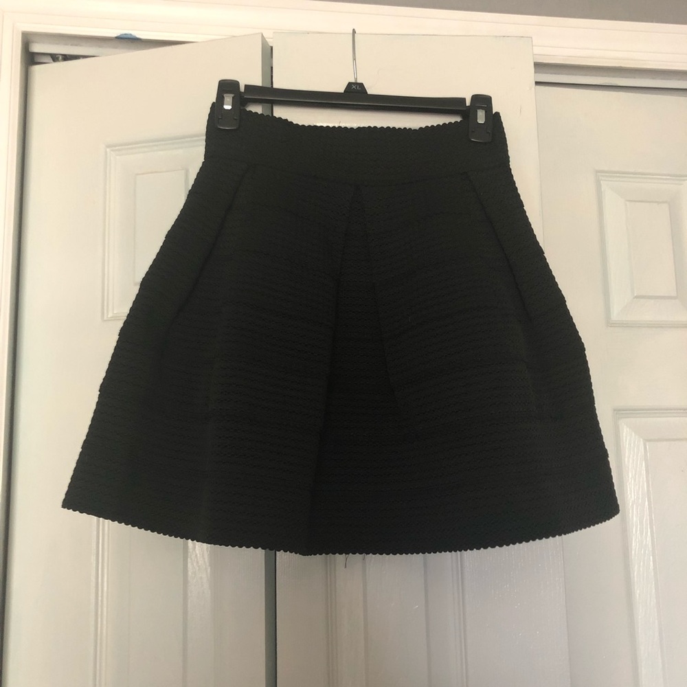 Charlotte Russe Fit & Flare Pleated Skirt Black